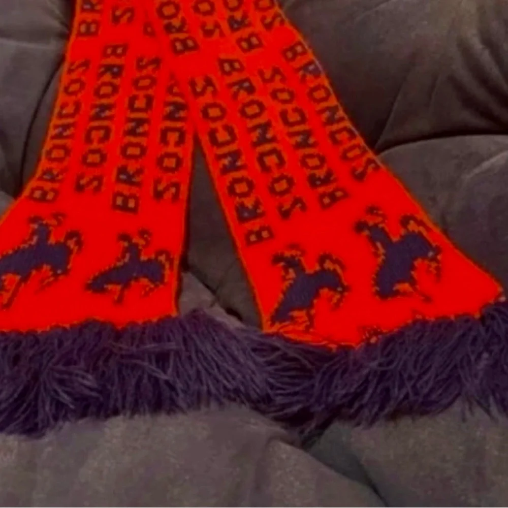 (BRAND NEW) Denver Broncos Knit Scarf (NEVER WORN) - Design on Both Sides (NWOT)